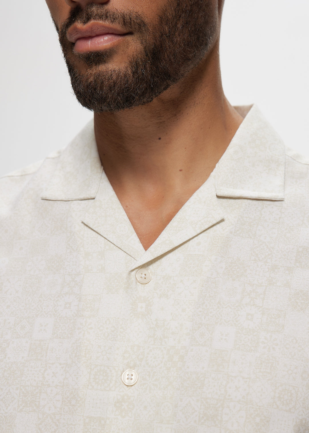 SS Soft Touch Ivory Geo AOP